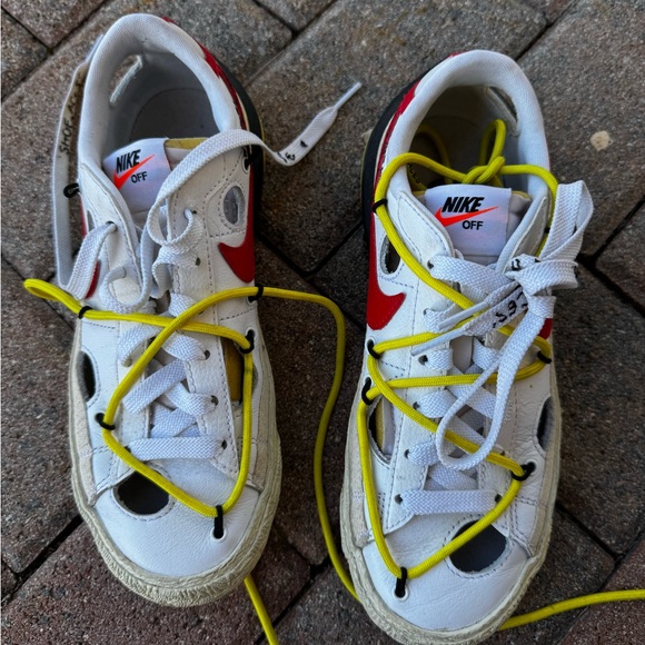 Nike shoes - Picture 1 of 10